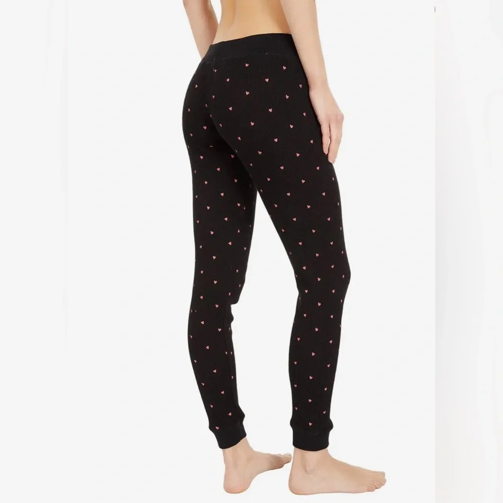 Revolve Plush Women’s Black Thermal Pajama With Red Hearts + Scrunchie Set - Picture 5 of 6